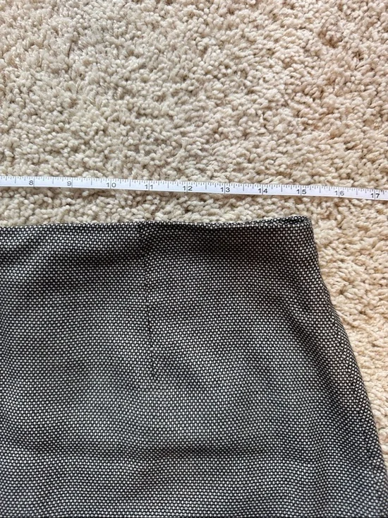 Signature by Larry Levine size 10 pencil skirt with pleated bottom - Picture 5 of 7